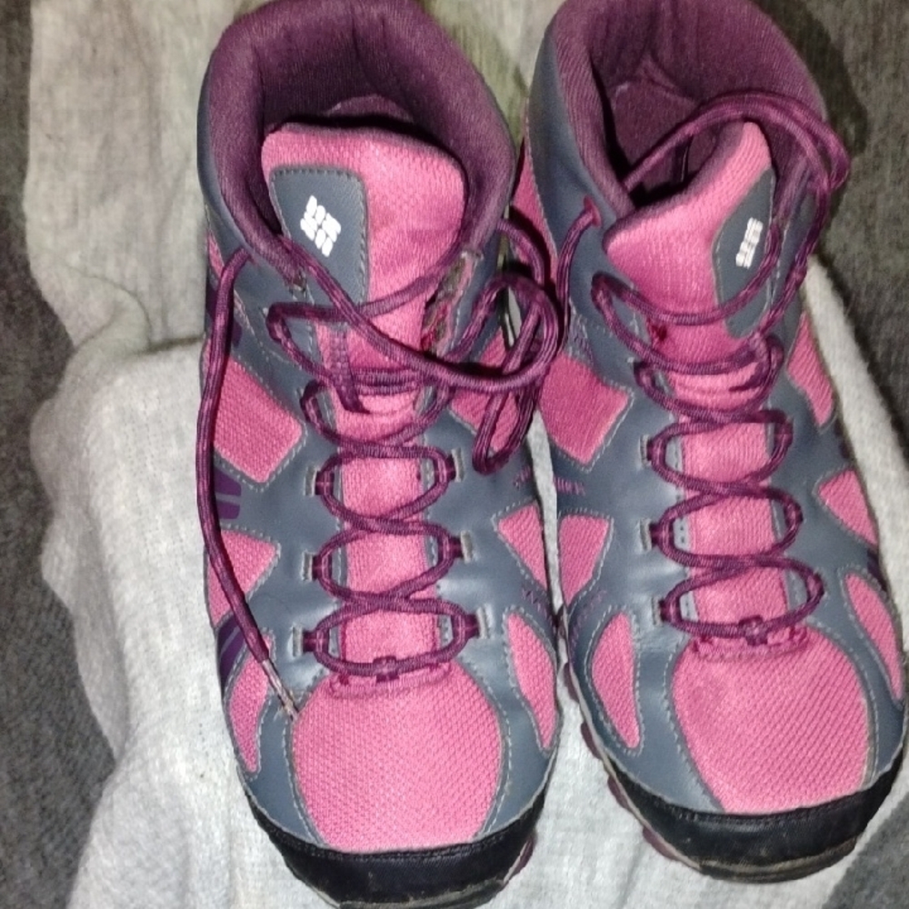 Women's Colubia Pink and Gray Hiking Shoes